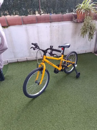Bicicleta Infantil Amarilla Ruedines