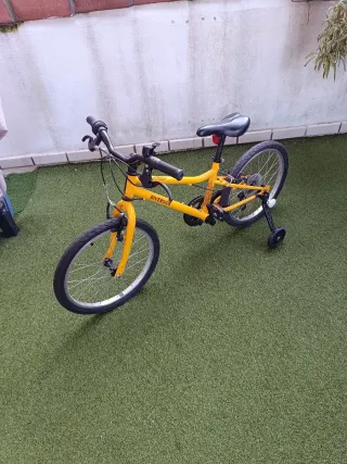 Bicicleta Infantil Amarilla Ruedines