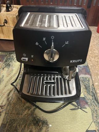 Cafetera Espresso Krups con vaporizador lateral