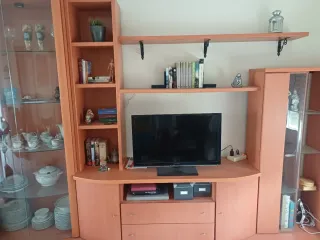 Mueble de salón madera y cristal