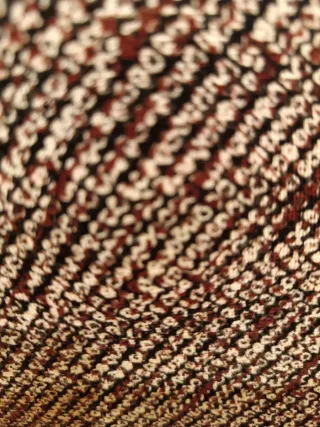 Vestido gris y rosa con escote