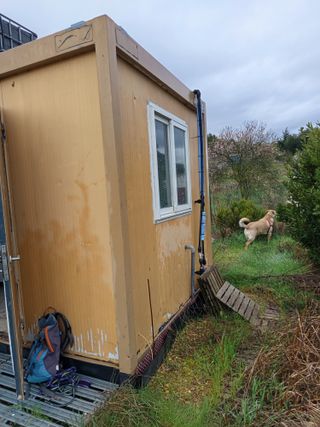 Caseta prefabricada 6m x 2.45m panel sándwich