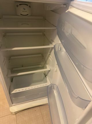 Nevera con congelador Indesit