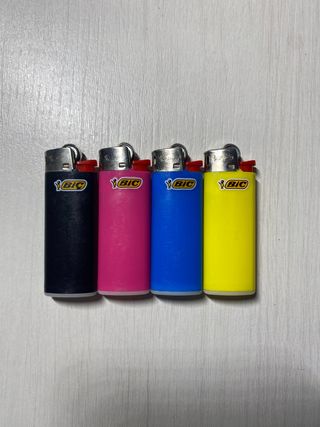 Confezione da 4 accendini Bic