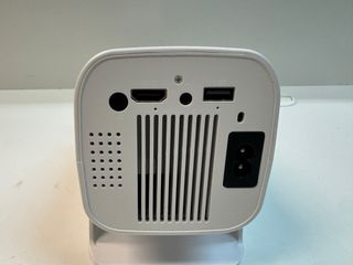 Mini proyector portátil con cable