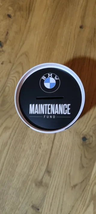 Hucha de ahorro para el mantenimiento de tu BMW