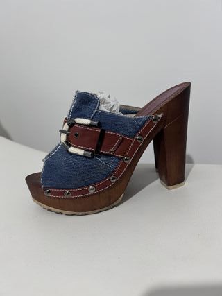 Zoccoli estivi in denim con fibbia