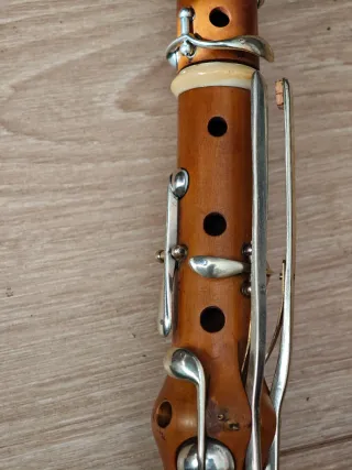 Clarinete antiguo de madera