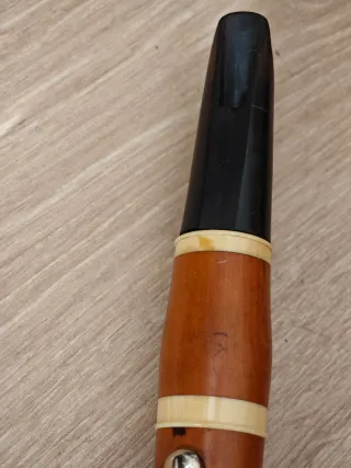 Clarinete antiguo de madera