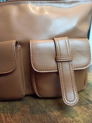 Bolso bandolera ajustable de cuero marrón