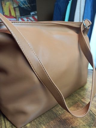 Bolso bandolera ajustable de cuero marrón