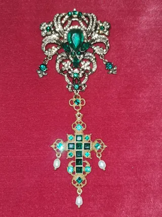 Broche Pectoral Dorado con Piedras Verdes
