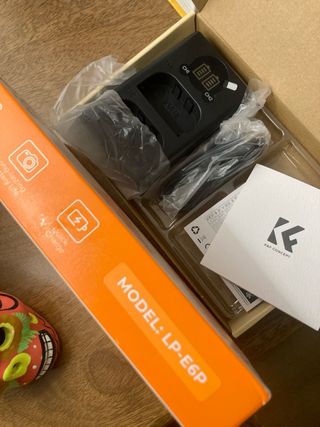 Caricatore doppio per batterie LP-E6/E6P