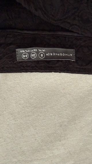 Pantalón negro estampado