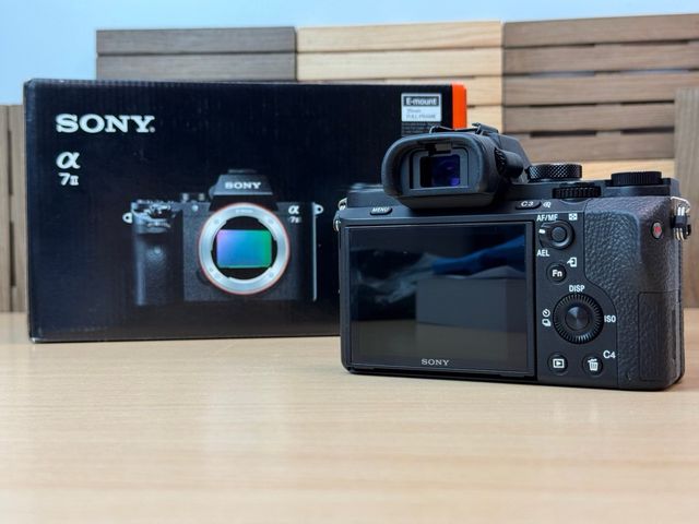 COMO NUEVA!! Sony a7 II + 28-70
