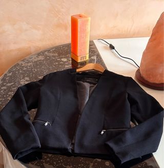 Americana negra talla S moderna