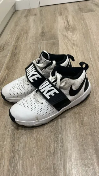 Zapatillas Nike Team Hustle D8