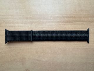 Apple Watch X Nike 42mm. Black/Pure Platinum Loop