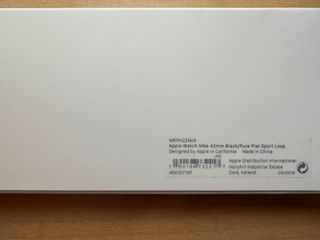 Apple Watch X Nike 42mm. Black/Pure Platinum Loop