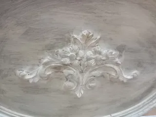 Cabecero de madera tallado