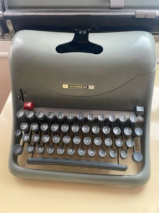 Máquina de escribir Hispano Olivetti Lexicon 80