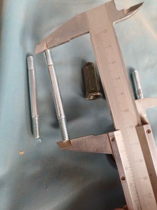 TORNILLOS JUNTAS TUBO DE ESCAPE Y ADMISION