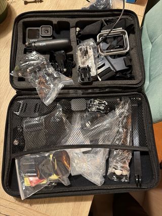 GoPro Hero 9 Black + Scatola e Accessori