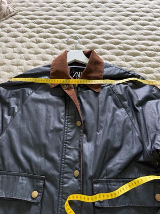 Parka Zara encerada estilo Barbour