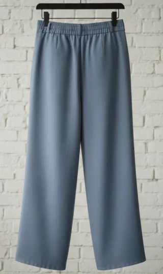 Pantalón de pinzas azul con cinturón