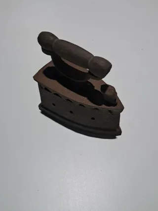 Plancha antigua de hierro