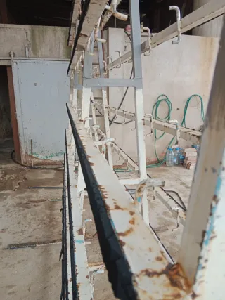 Caballete o Atril de hierro porta cristales