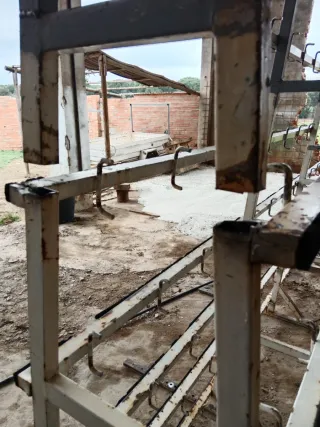 Caballete o Atril de hierro porta cristales