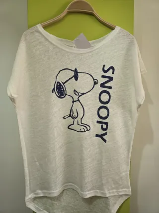 Lote 2 Camisetas S Minnie y Snoopy. CON ETIQUETA