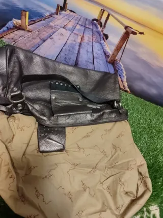 Bolso de piel Mutton negro y plateado