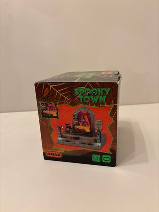 Lemax Spooky Town Esmeralda la Gran Figura