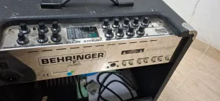 Amplificador Behringer 60W Vintage