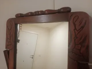 Lavabo antiguo de madera y cerámica