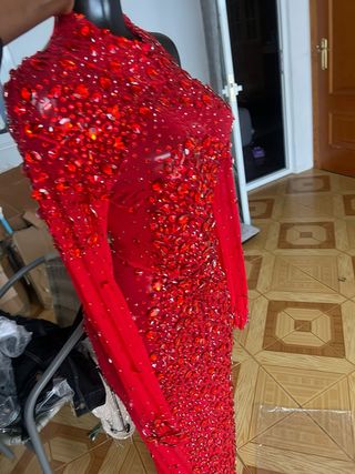 Vestido de fiesta rojo con pedrería ML