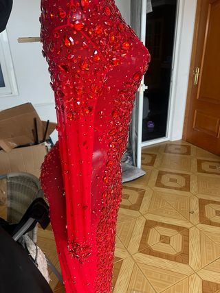 Vestido de fiesta rojo con pedrería ML