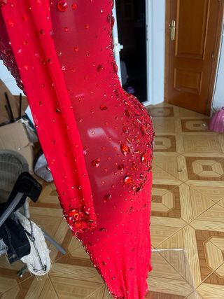 Vestido de fiesta rojo con pedrería ML