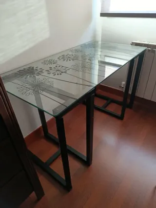 Mesa de estudio cristal y metal