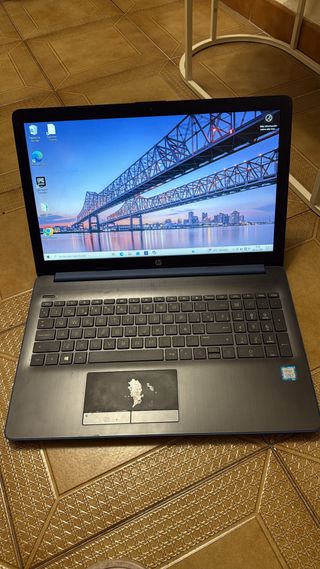 Portátil HP Negro + Impresora de Regalo