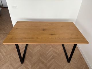 Mesa Comedor Roble Claro y Patas Negras