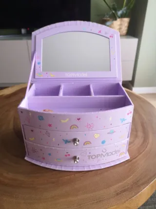 Joyero con espejo y cajones