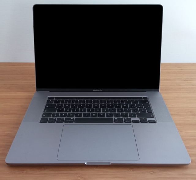 MacBook Pro 16 i9 8 núcleos 64GB RAM 8GB GPU