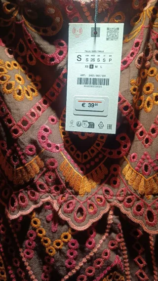 Falda Zara bordada naranja y marron