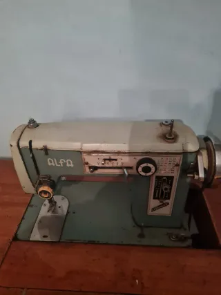 Máquina de coser Alfa años 60-70
