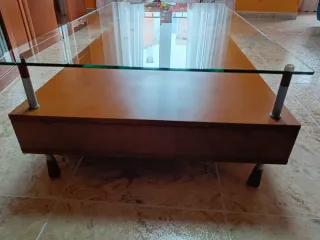 Mesa de centro de madera y cristal
