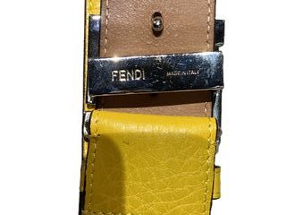 Cinturón de piel Fendi color amarillo