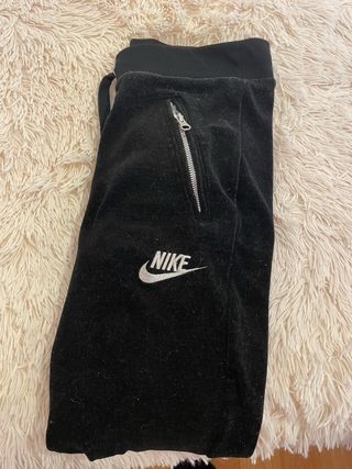 Pantalón chándal terciopelo Nike negro